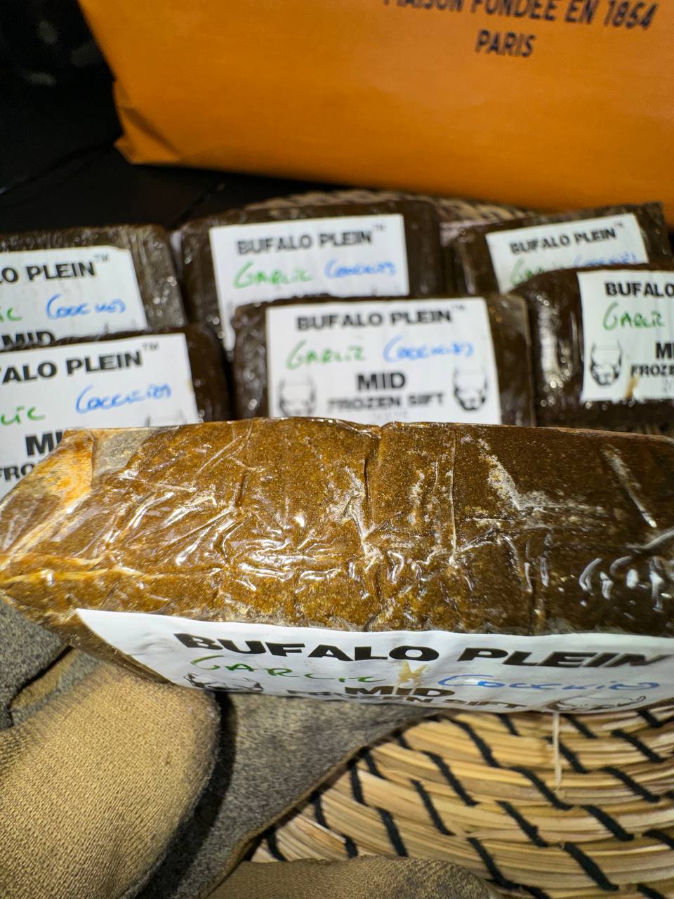 𝘽𝙪𝙛𝙖𝙡𝙤 𝙥𝙡𝙚𝙞𝙣 𝙁𝙧𝙤𝙯𝙚𝙣 𝙈𝙞𝙙 - 𝙂𝙖𝙧𝙡𝙞𝙘 𝘾𝙤𝙤𝙘𝙠𝙞𝙚